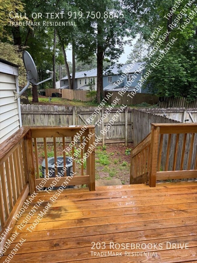 Building Photo - 203 Rosebrooks Dr