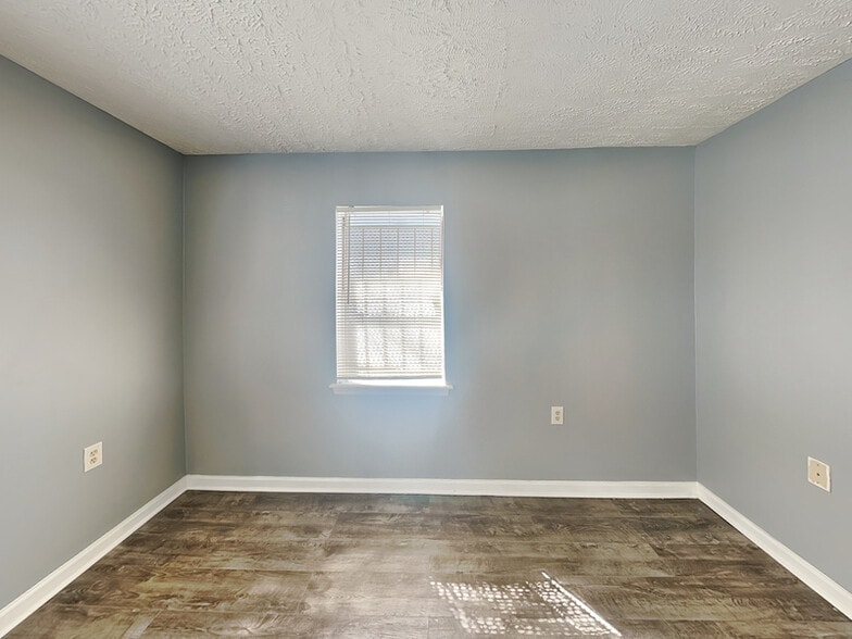 Building Photo - 249 Chappell Rd NW