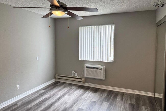 Building Photo - 2612 Southwest Pkwy