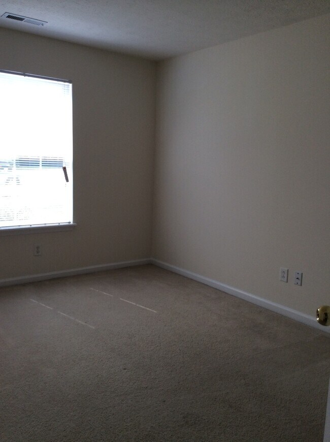 Building Photo - Franklin Twp - 3 BR ranch