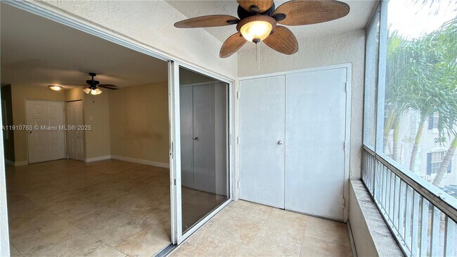 Building Photo - 2803 N Oakland Forest Dr