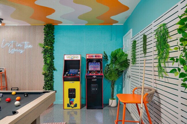 Building Photo - 1136 9th Square