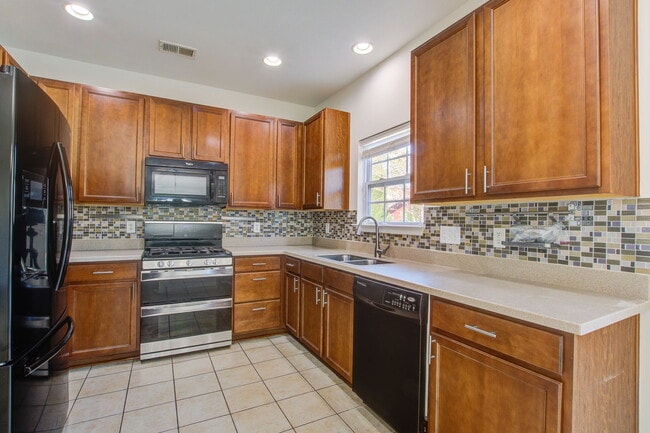 Building Photo - 156 Red Leaf Blvd