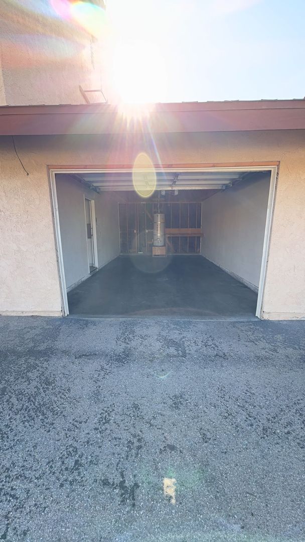 Building Photo - 16421 Apple Valley Rd