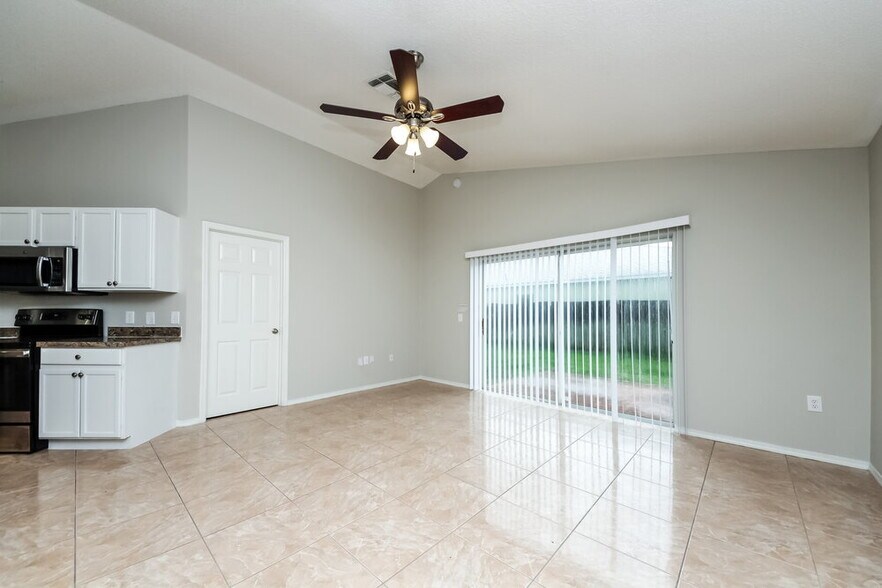 Building Photo - 2160 Jessa Dr