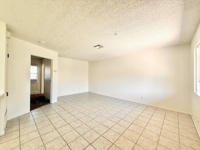 Building Photo - 44620 San Rafael Ave