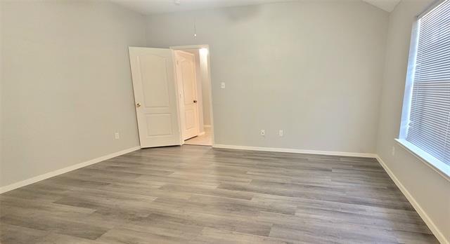 Building Photo - 865 W Lynn Creek Dr