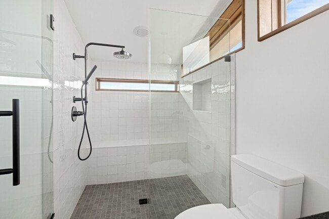 Building Photo - 1603 5th Ave N