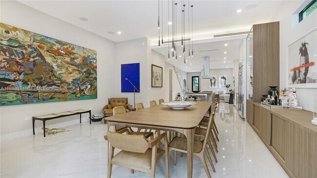 Building Photo - 3075 Mary St