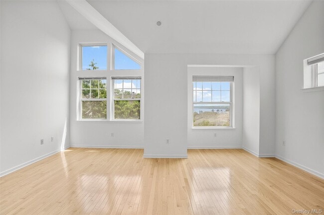 Building Photo - 402 Waterview Dr