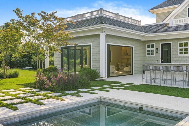 Building Photo - 127 Greenleaf Ln