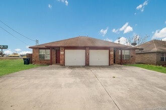 Building Photo - 1152 Misty Acres Dr