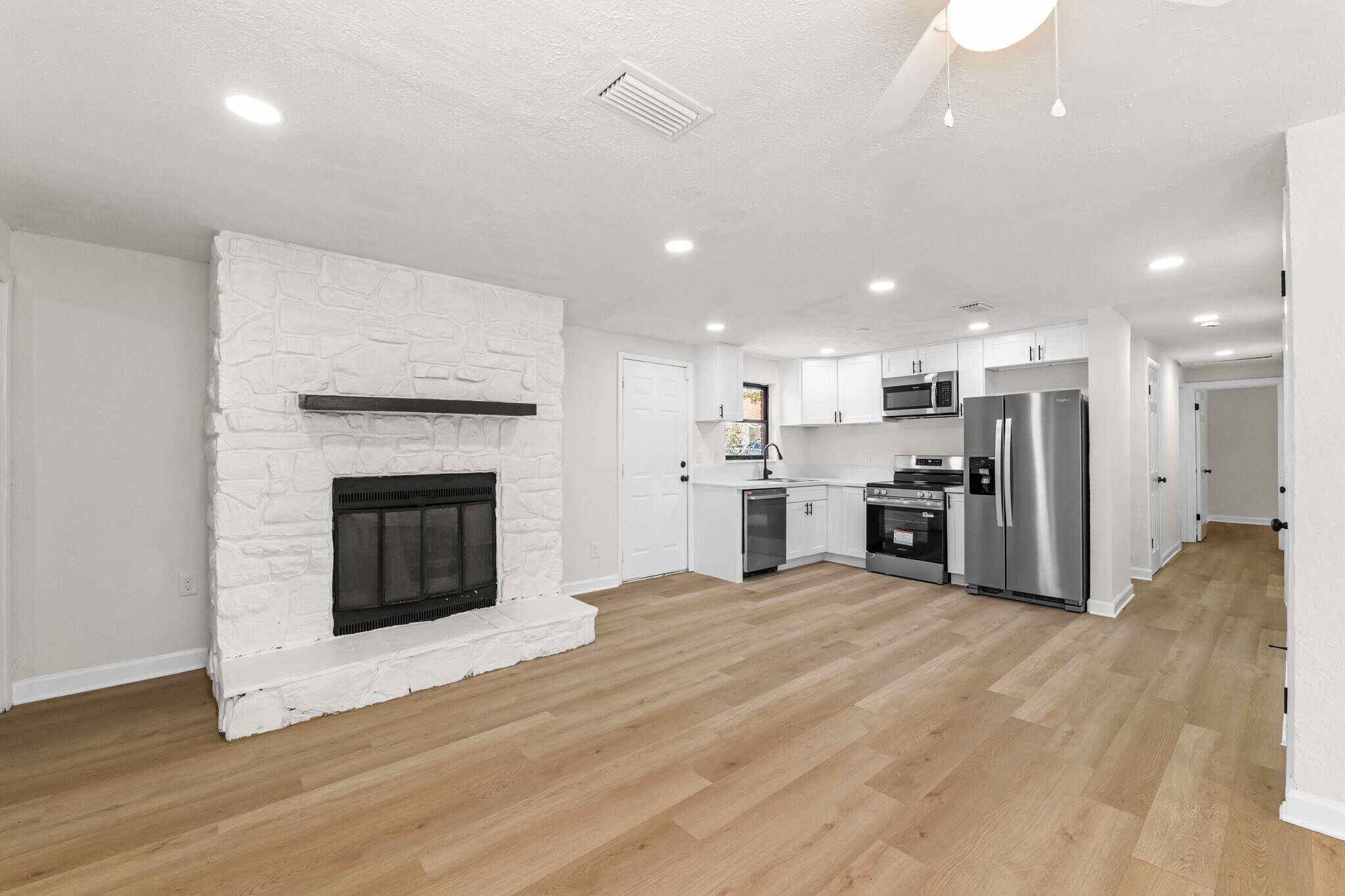 Building Photo - 1951 W 19th St