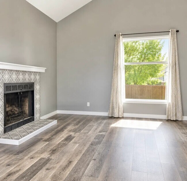 Building Photo - 6010 Barnacle Ct