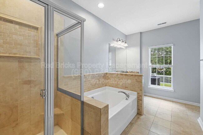 Building Photo - 9425 Shumacher Ave NW
