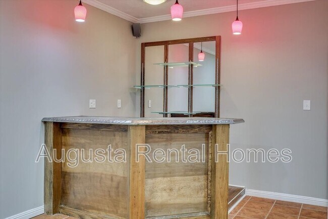 Building Photo - 719 Bonnie Oaks Ln