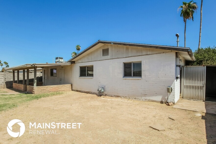 Building Photo - 3907 W Kaler Dr