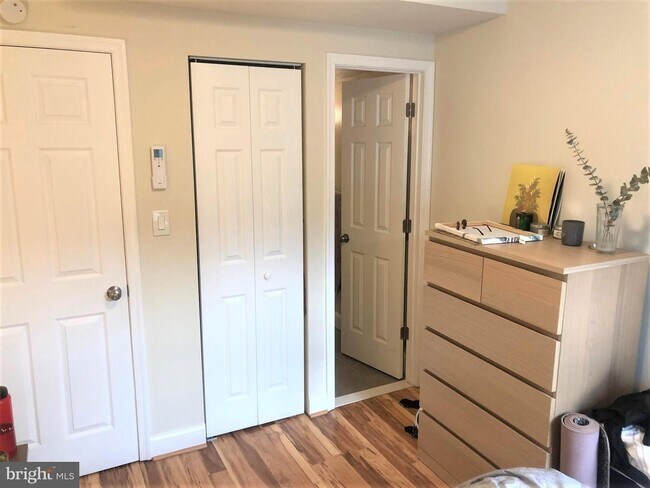 Building Photo - 1631 6th St NW