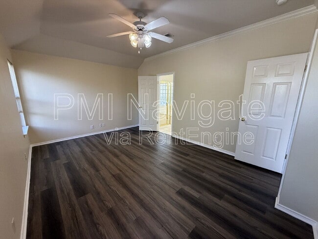 Building Photo - 827 Visor Dr
