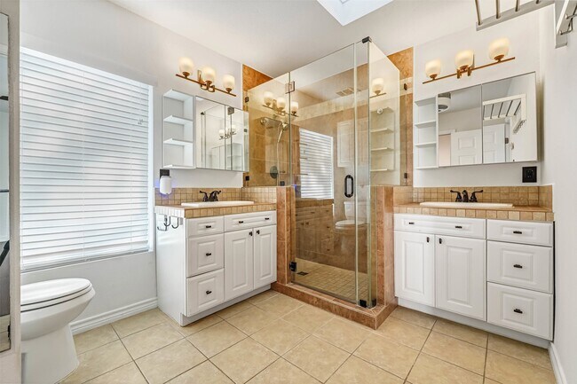 Building Photo - 10630 Olympia Dr