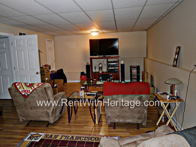 Building Photo - WOW!!!.....GORGEOUS 4Bd / 3Ba / UPGRADES GALLORE/ SWIM / TENNIS COMMUNITY