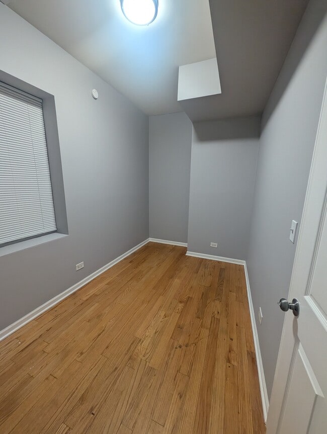 Building Photo - 2531 W Flournoy St