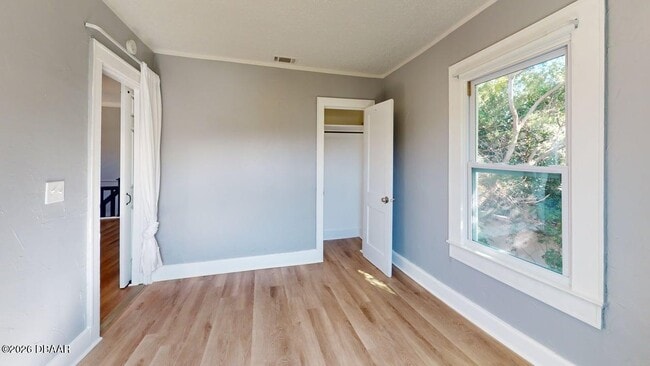 Building Photo - 829 N Oleander Ave