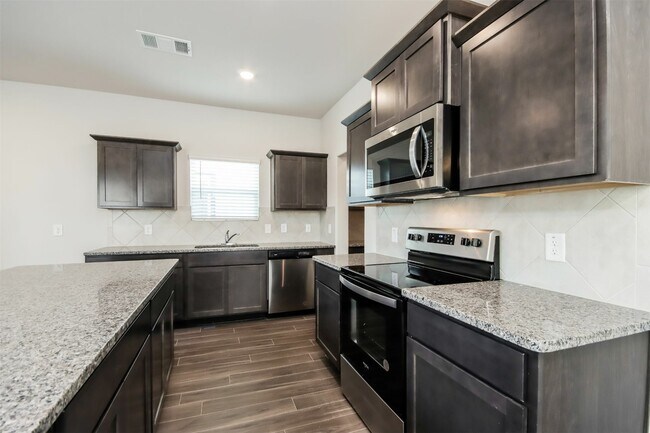 Building Photo - 15250 Estrella Rd W