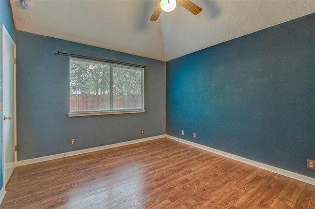 Building Photo - 109 Azalea Dr