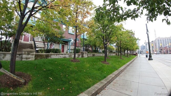 Building Photo - 2456 Woodward Ave