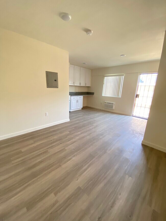 Building Photo - 6858 Ben Ave