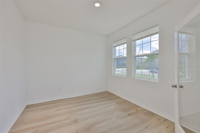 Building Photo - 10819 Charlotte Dr.