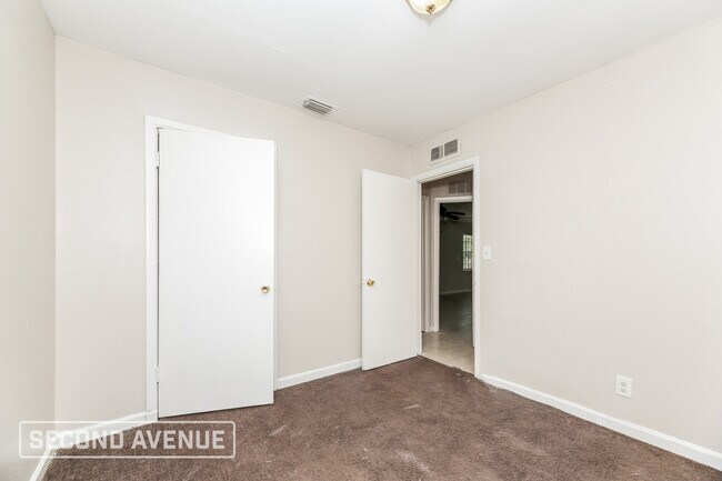 Building Photo - 4157 McMillan Cir