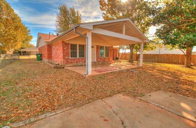 Building Photo - 120 N Ranchwood Blvd