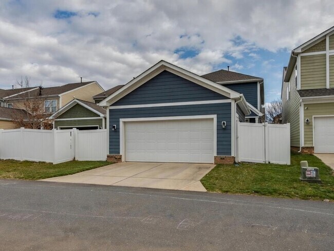 Building Photo - 10524 Royal Winchester Dr