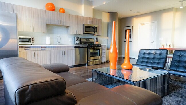 Building Photo - 256 E Main St