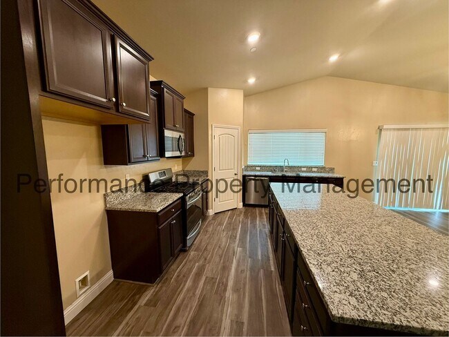 Building Photo - Charming 4 Bed/2 Bath SW Home w/ Solar & $0 Deposit Option