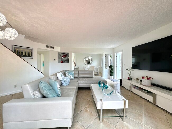 Building Photo - 152 Weybridge Cir