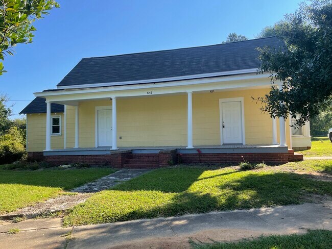 Primary Photo - 641 N Cobb St