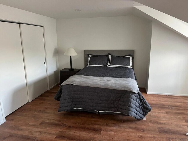 Building Photo - New Renovation - Lawrenceville Home