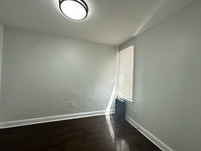 Building Photo - 5732 Pemberton St