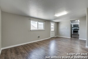 Building Photo - 479 S Sycamore Ave