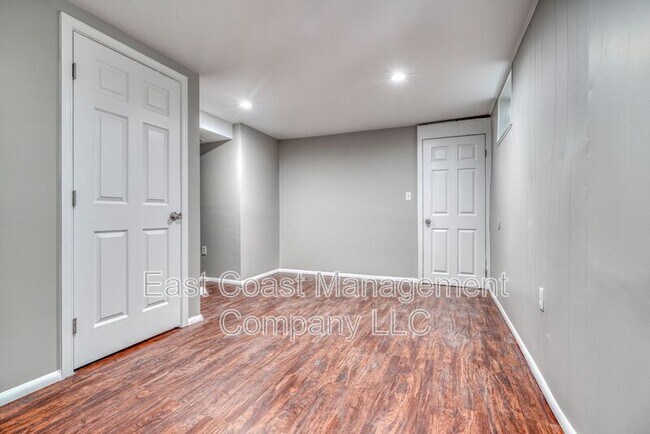 Building Photo - 9616 Mason Ave