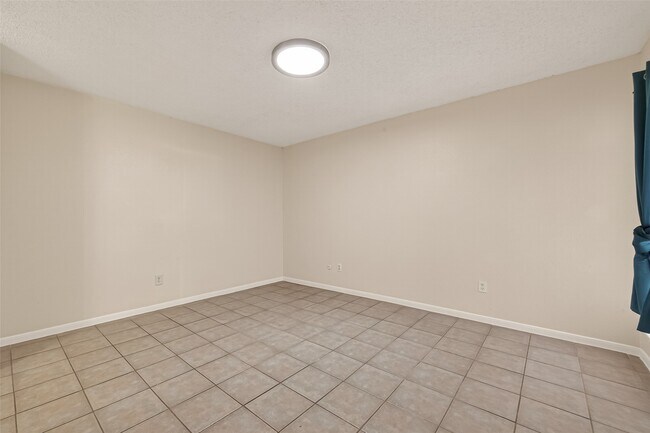 Building Photo - 11535 Bellspring Dr