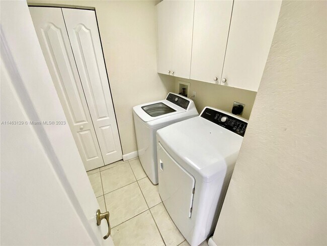 Building Photo - 10770 NW 66th St