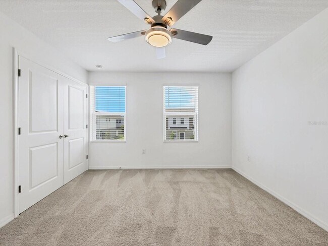 Building Photo - 8577 Daybreak St
