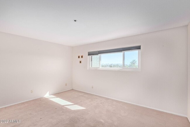 Building Photo - Charming 2 Bed 2 Bath Townhome near Downto...