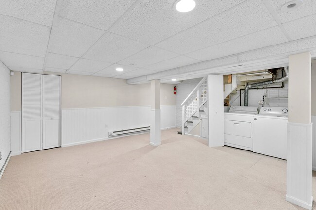 Building Photo - 3 Bed 2 Bath - Glover Park Row Home - Fini...