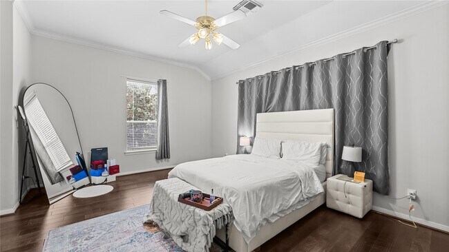 Building Photo - 1417 Anita St