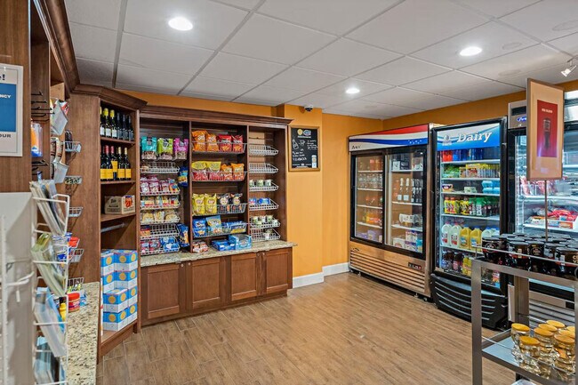 Building Photo - 2502 N Rocky Point Dr